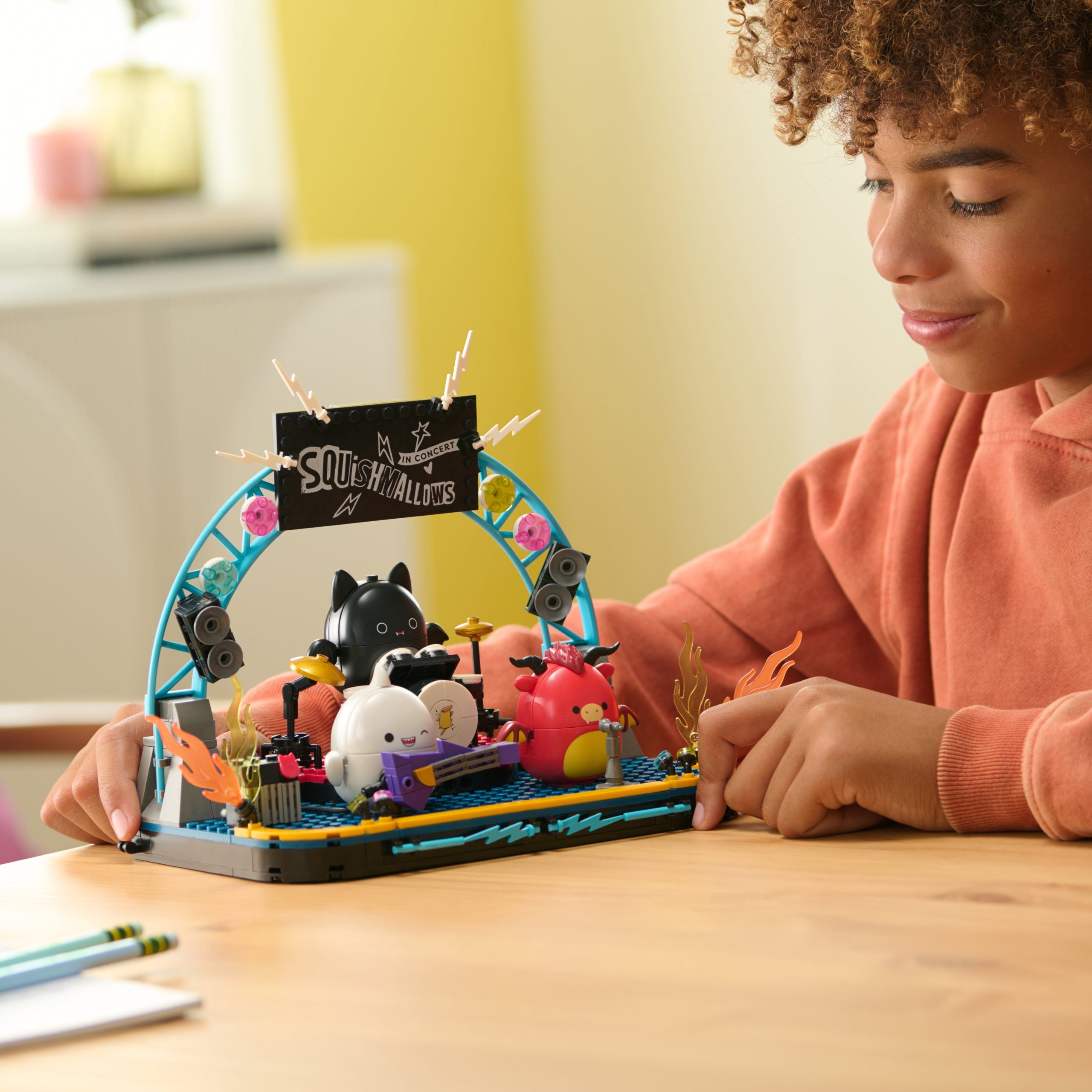 Squishmallows Squish Tour Concert Building Set - Image 4