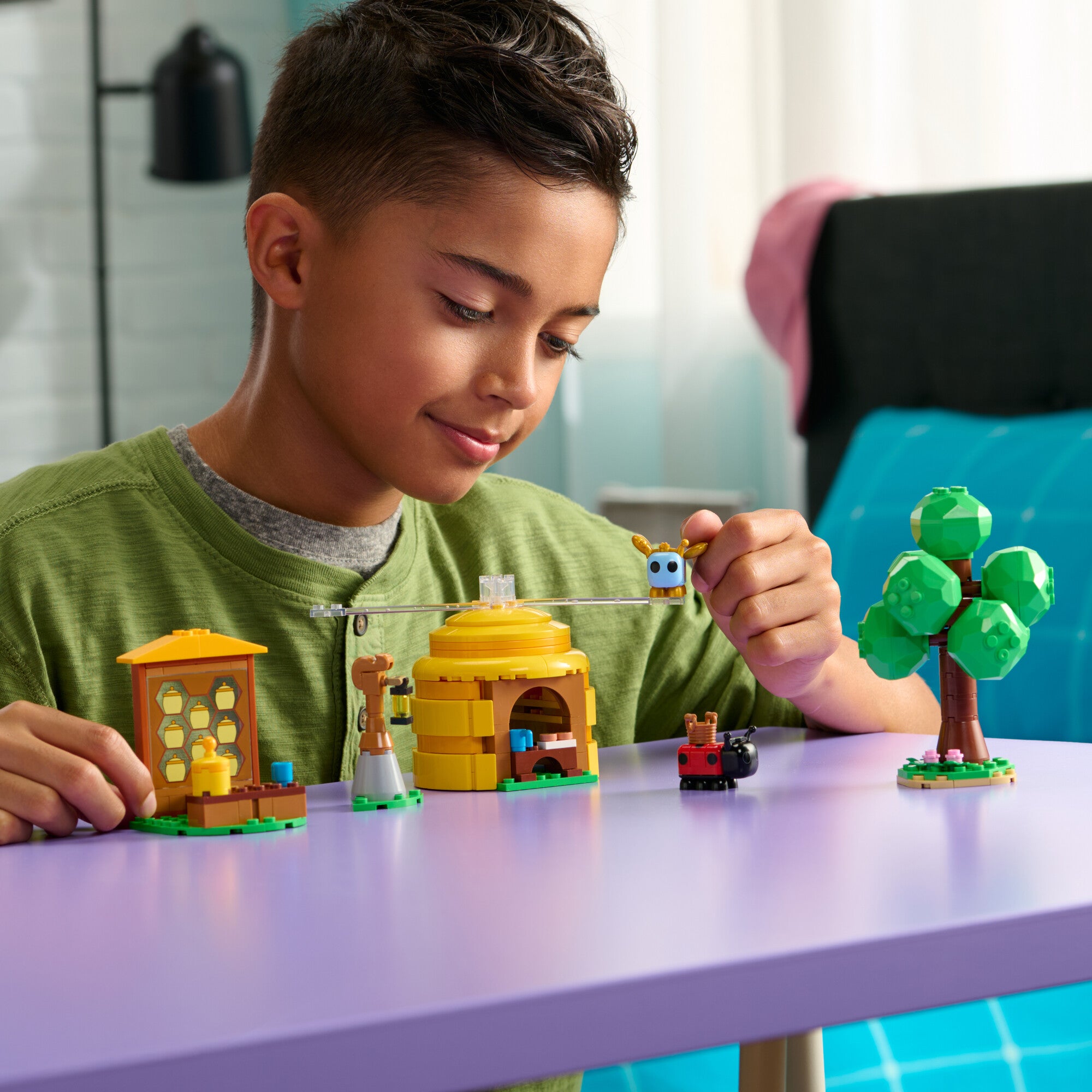 Adopt Me Coffee Shop Building Set - Image 2