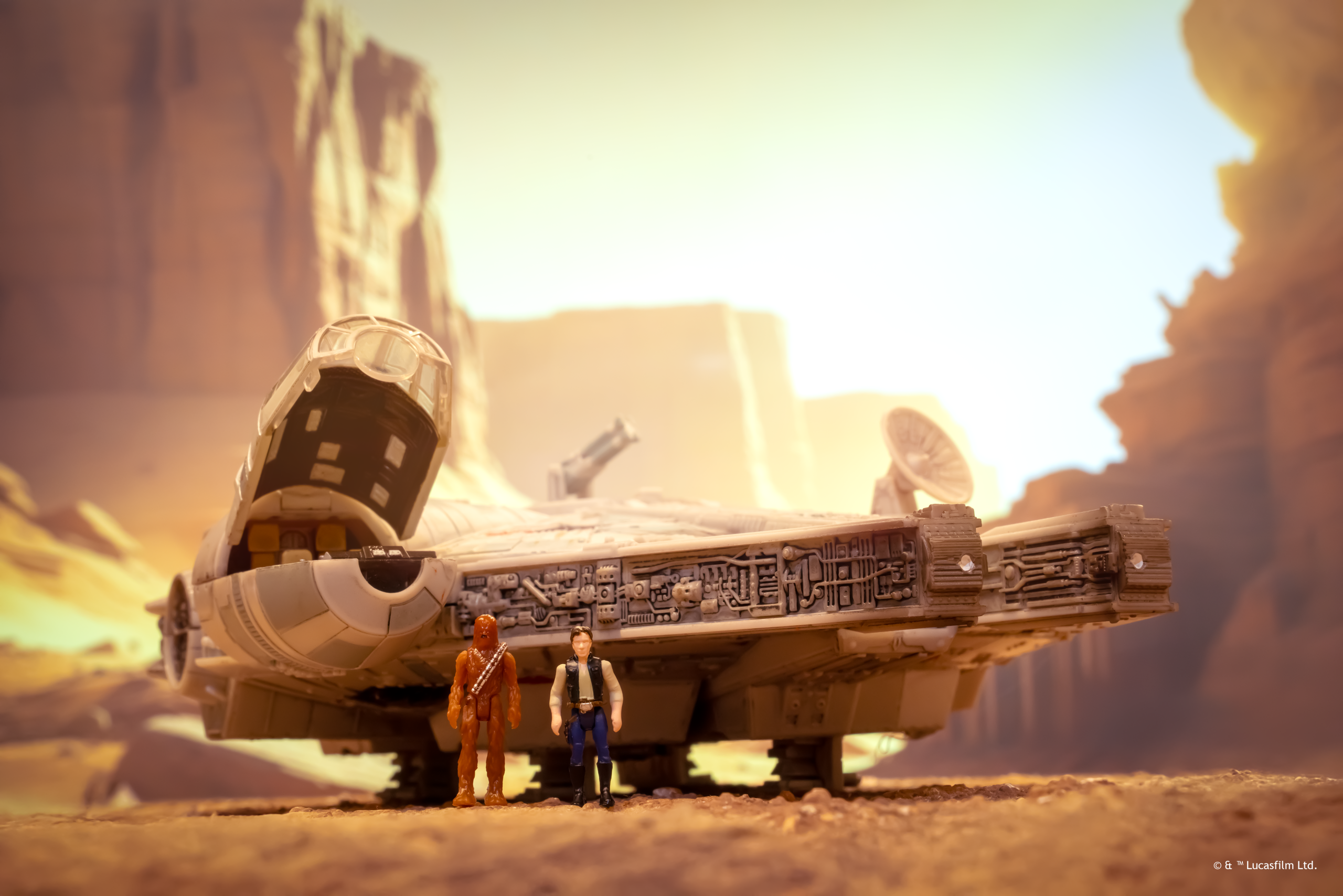 STAR WARS Micro Galaxy Squadron Millennium Falcon - Image 6
