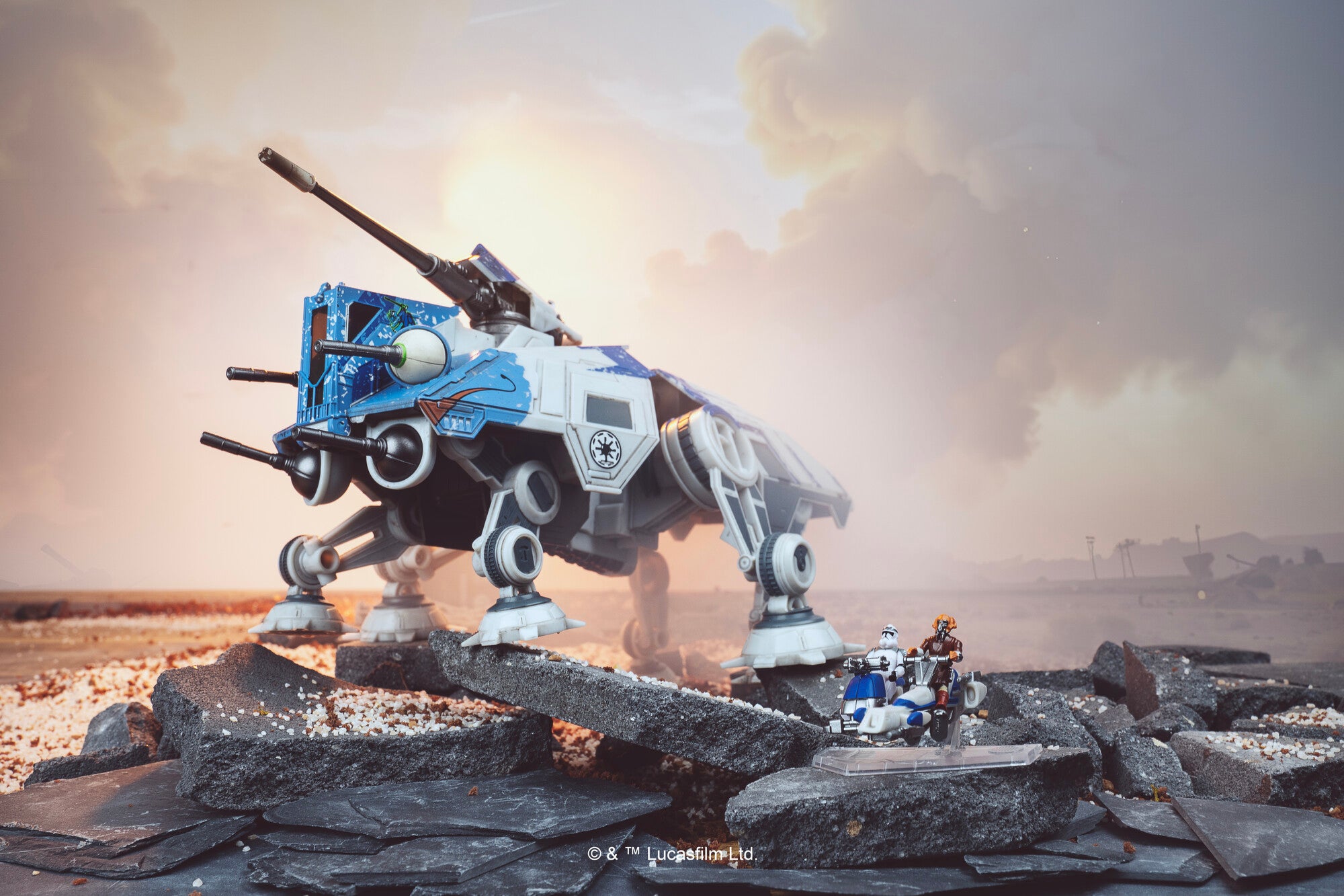 STAR WARS™ Micro Galaxy Squadron AT-TE (104th Battalion) - Image 5